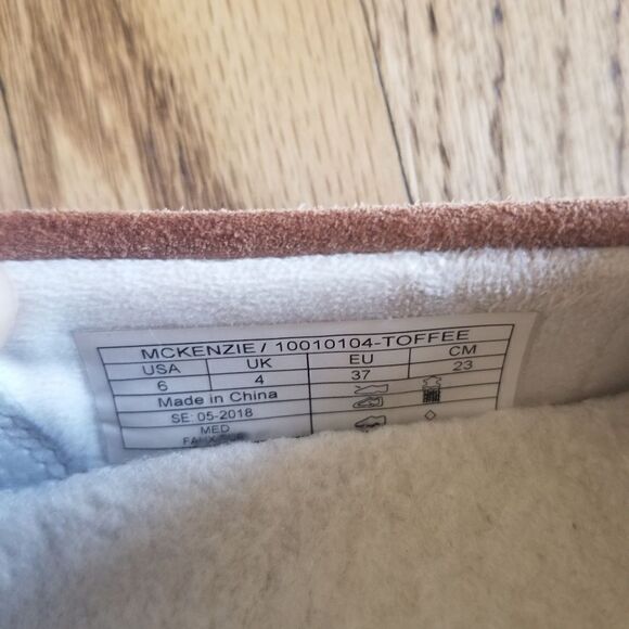 Vionic Leather Shoes  - Picture 7 of 7